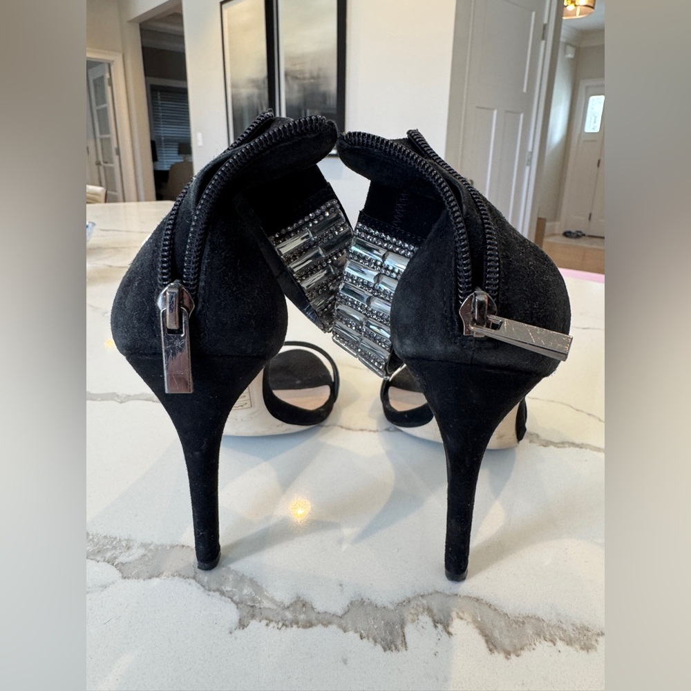 Aldo Elegant Black Heels with Metallic Details - Picture 7 of 7